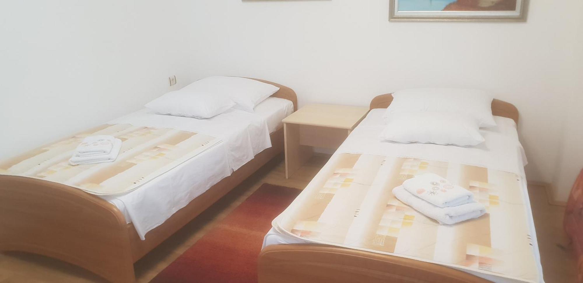 Apartments Mise Ogulin Esterno foto