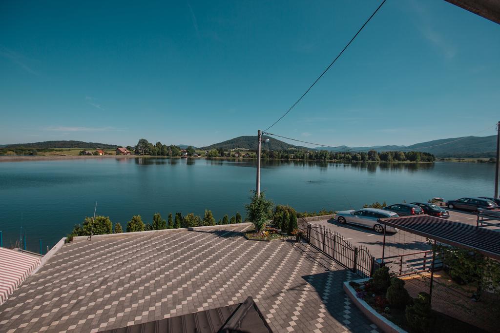 Apartments Mise Ogulin Esterno foto