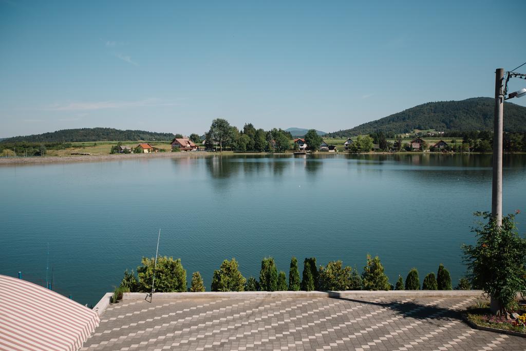Apartments Mise Ogulin Esterno foto