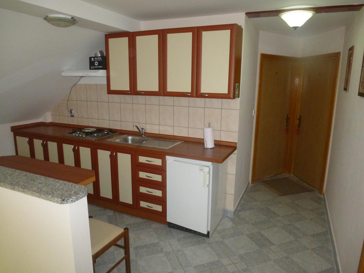 Apartments Mise Ogulin Esterno foto