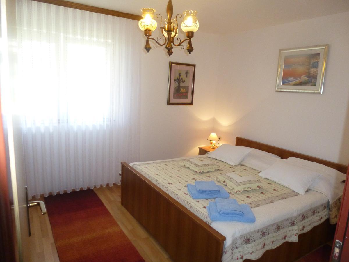 Apartments Mise Ogulin Esterno foto