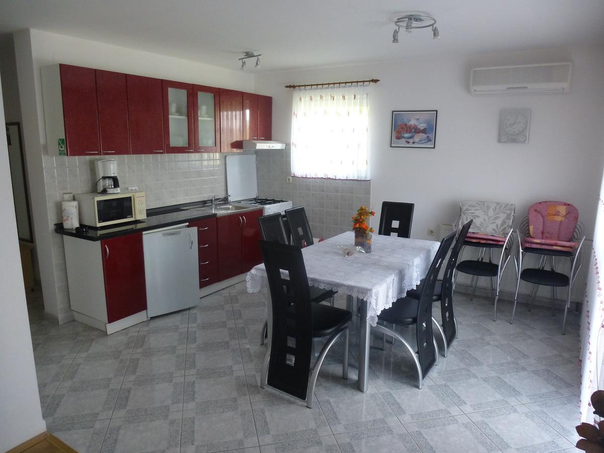 Apartments Mise Ogulin Esterno foto